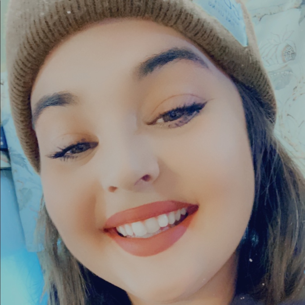 Meet your Posher, Makenzie